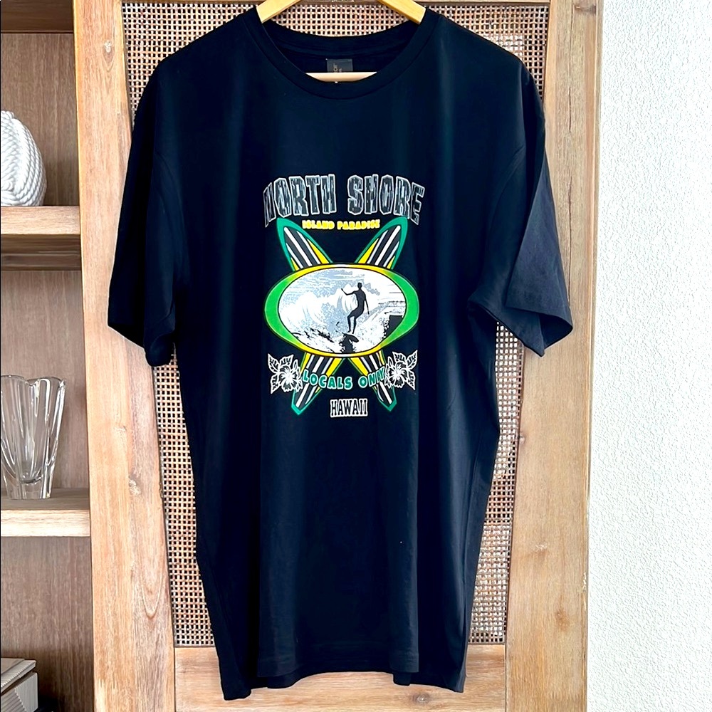 💖 BUY 2 for $15 💖 North Shore Island Paradise Hawaii Black Graphic T-Shirt
